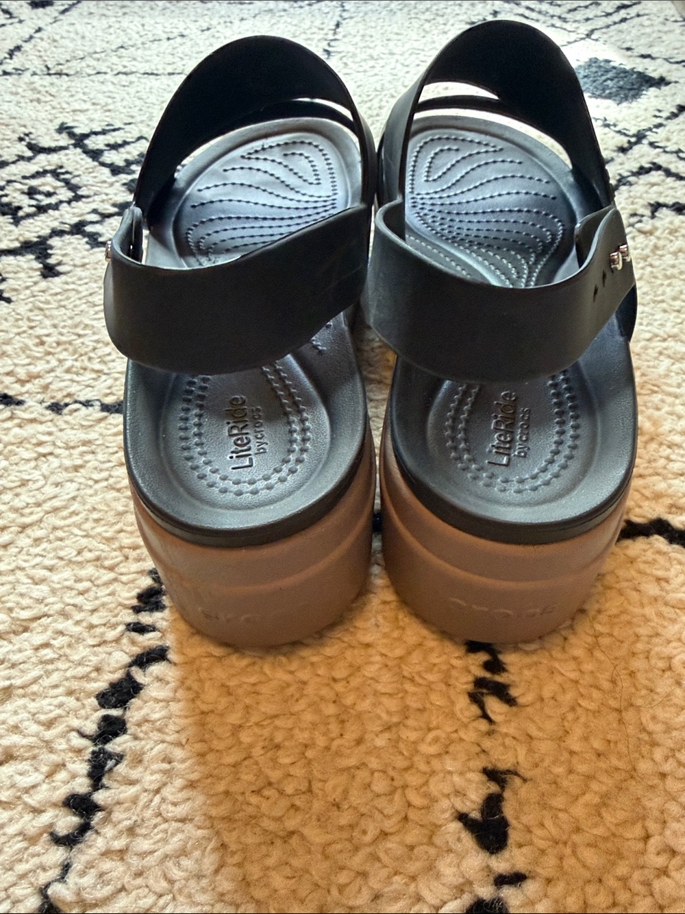 CROCS Brooklyn LiteRide Platform Sandals in Brown and Black - Picture 3 of 7